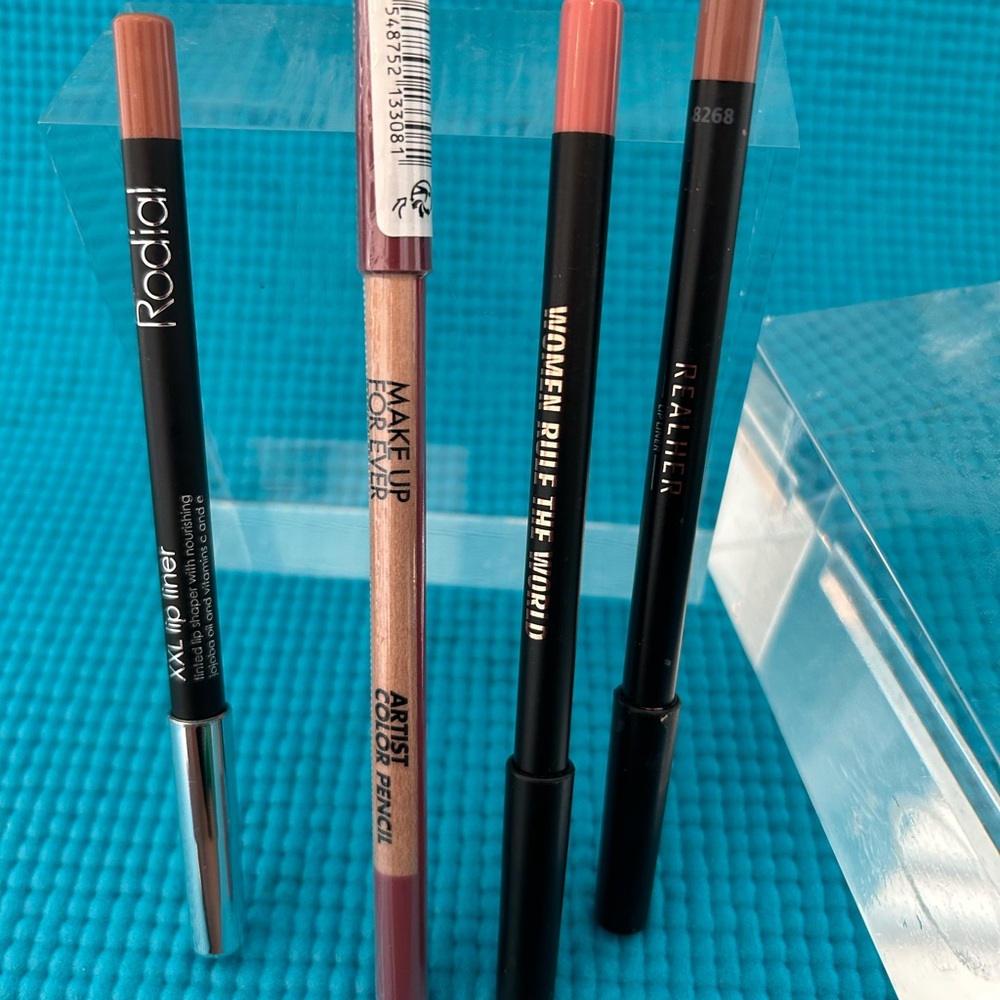 SUPER SALE!! GET ALL 4 LIP LINERS Name Brands - Picture 5 of 6